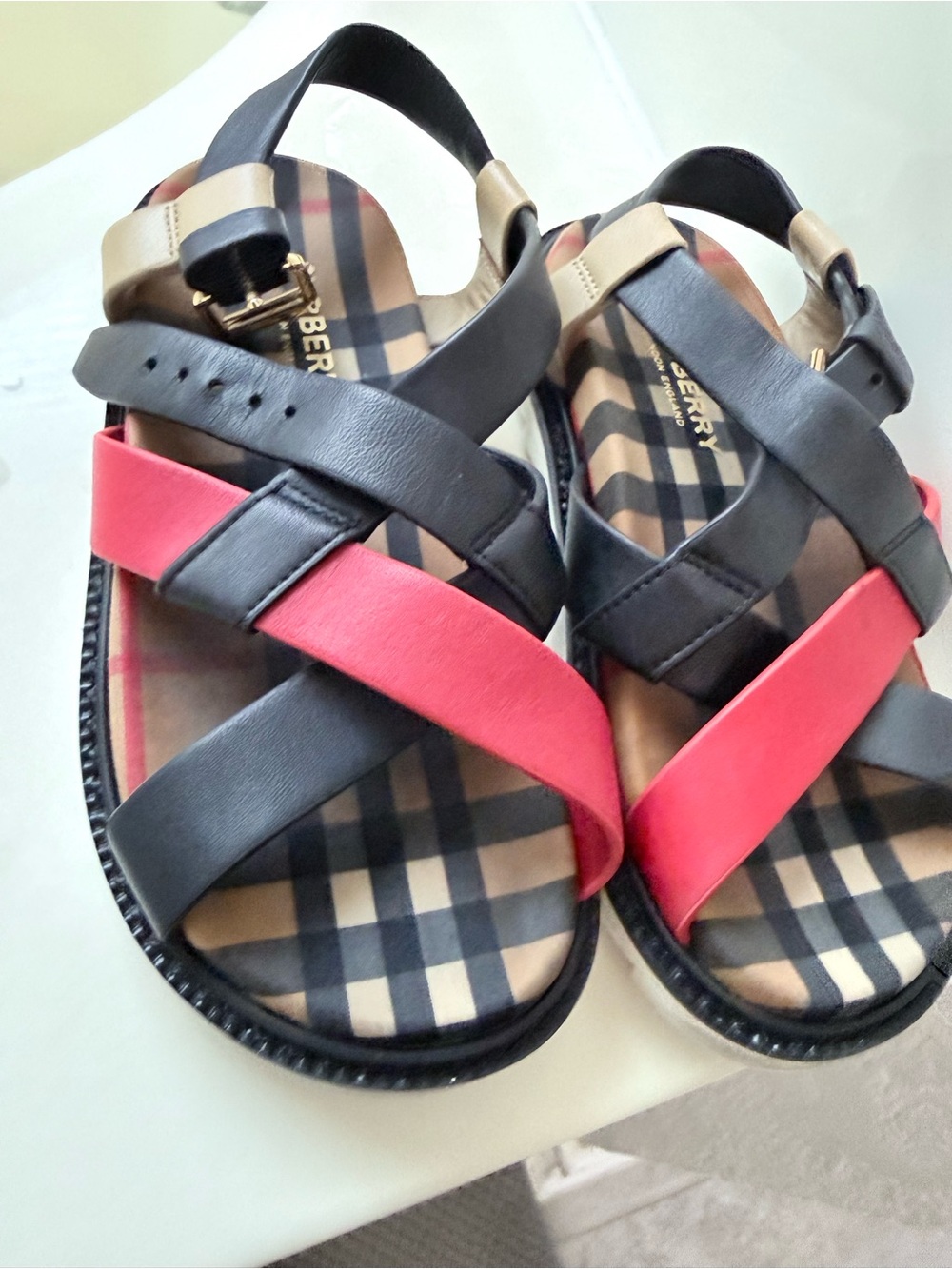 Burberry Kids Black and Red Cross-Strap Plaid Footbed Sandals